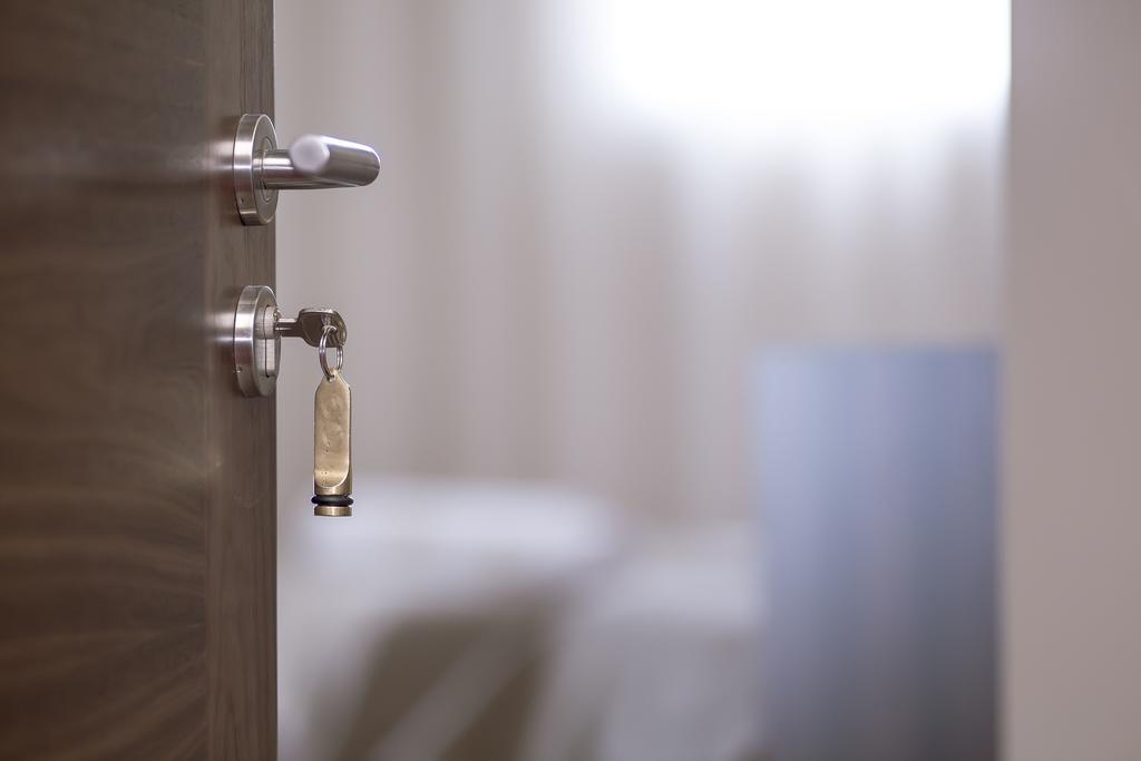 Hotel Semitronix Pejë Esterno foto