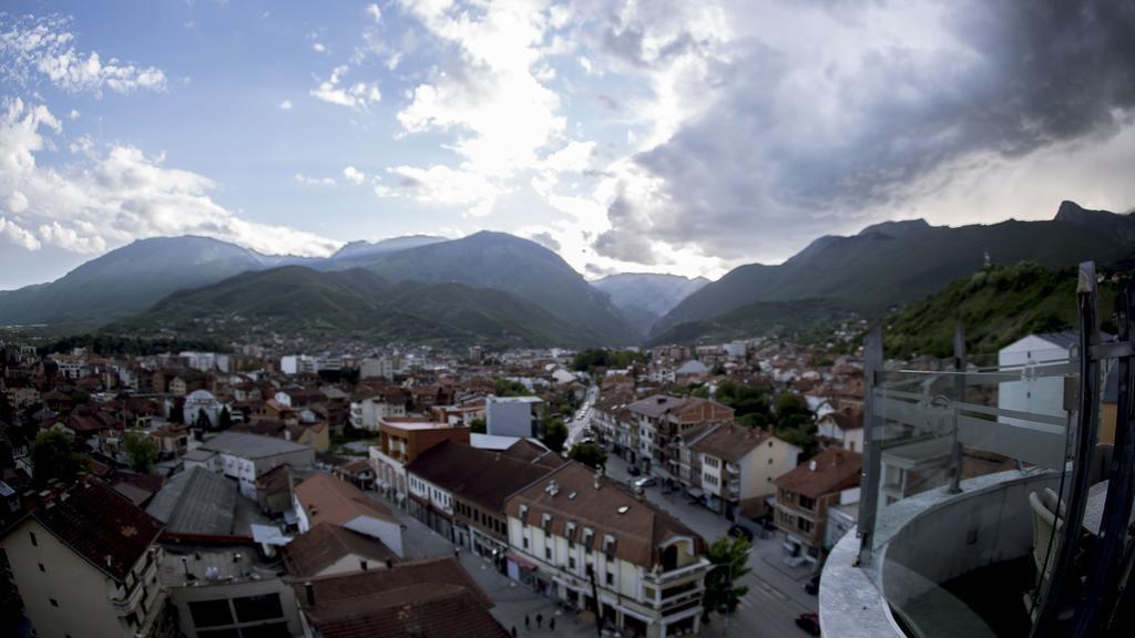 Hotel Semitronix Pejë Esterno foto