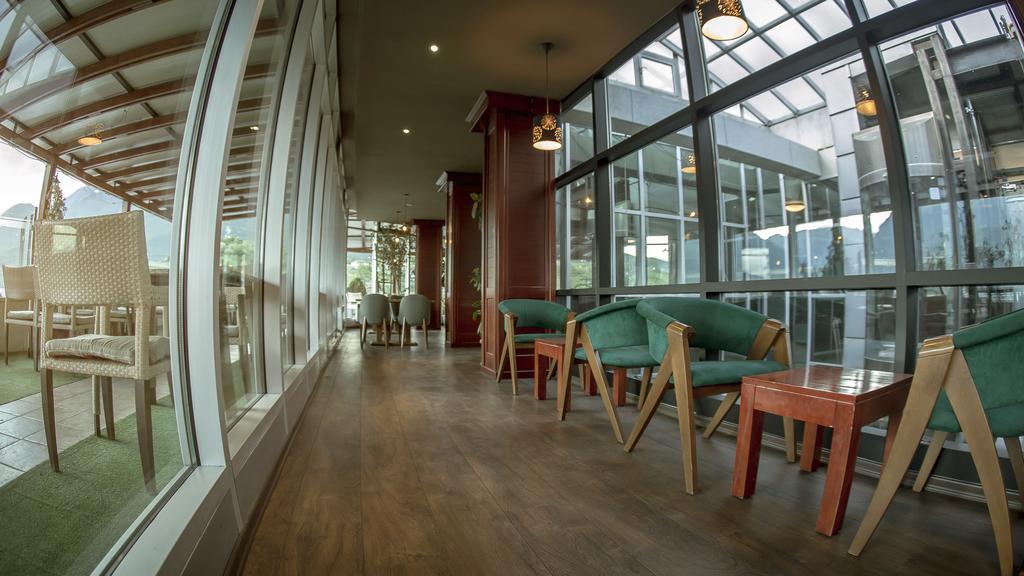 Hotel Semitronix Pejë Esterno foto